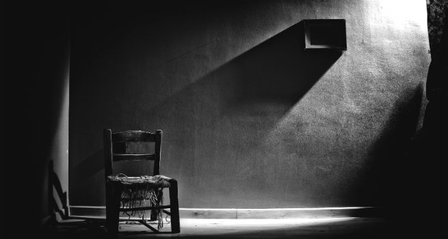 merdiven-alti-yazar-zeynep-sina-ersan-emir-kipiyle-bir-olum